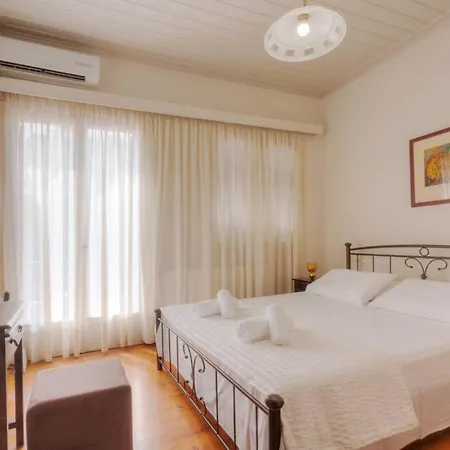 Anassa House